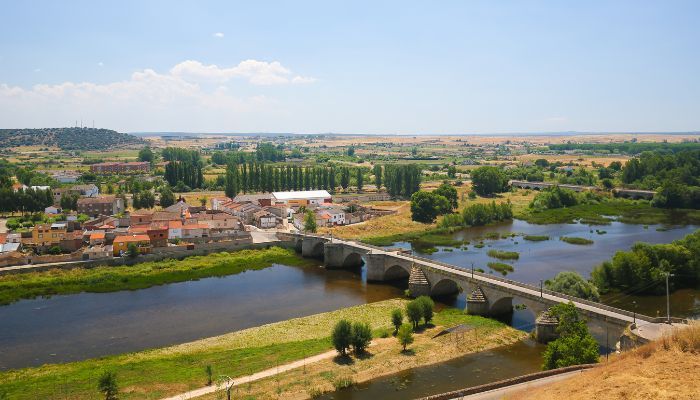 Vacaciones con adolescentes en Castilla y León Puente Mayor de Ciudad Rodrigo Vacaciones con adolescentes en Castilla y León
