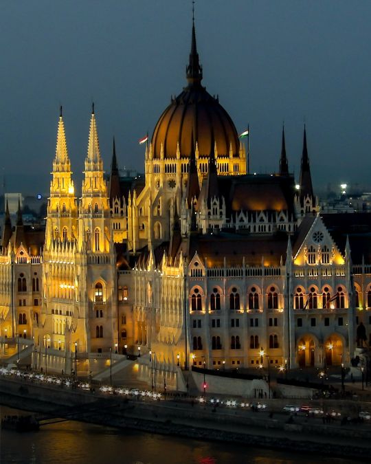 Budapest Viajeros Singles: Viajar solo en grupo single